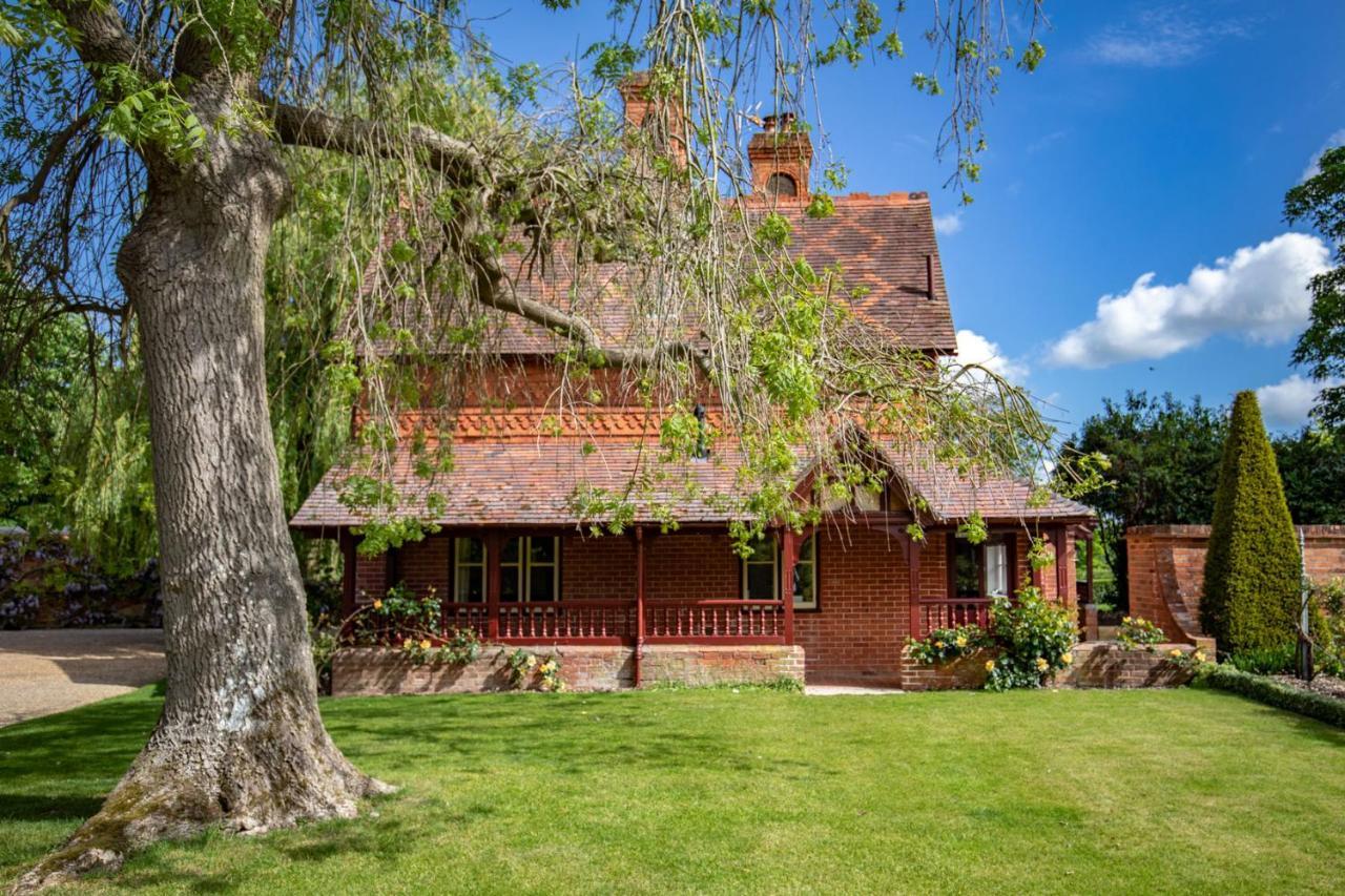 The Five Arrows Hotel Waddesdon Exteriör bild